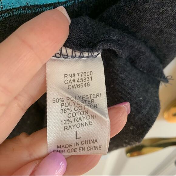 Chaser Grey Def Leppard Pyramid Skull Cold Shoulder Tee Large - Picture 6 of 6